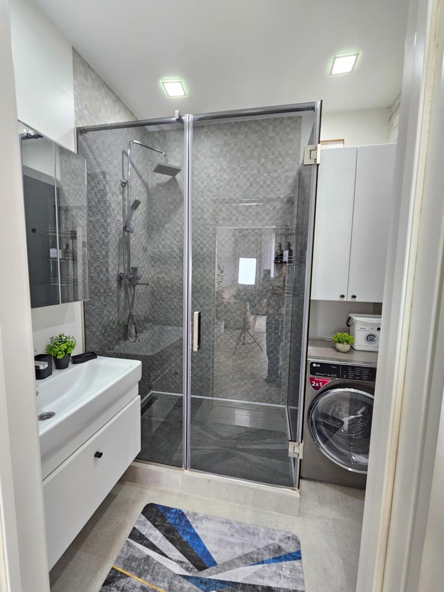 3 Room Gagarin Park Residential Complex Near Mega Shopping Mall Almatý Exterior foto